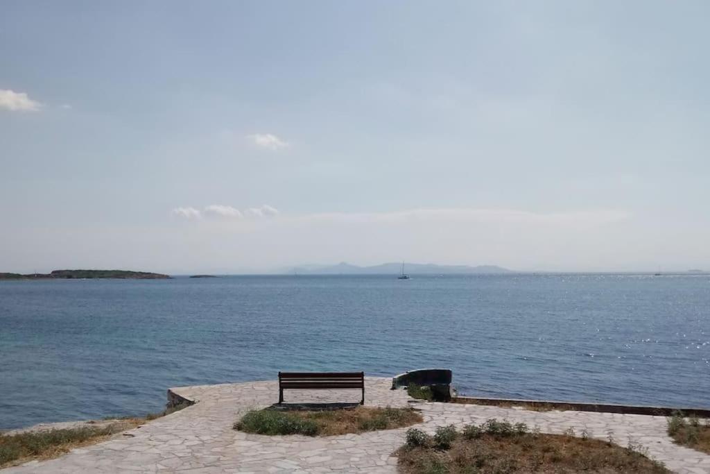 Lovely 1-Bedroom 2 Minutes From Beach Athen Eksteriør bilde